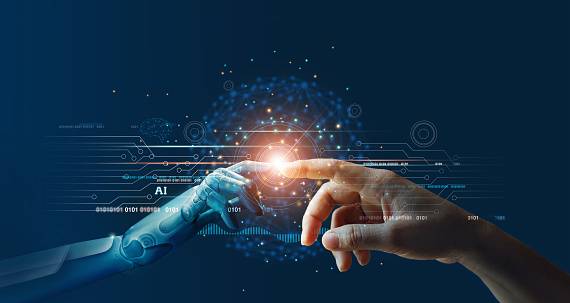 Mão humana conectada com a inteligência artificial.